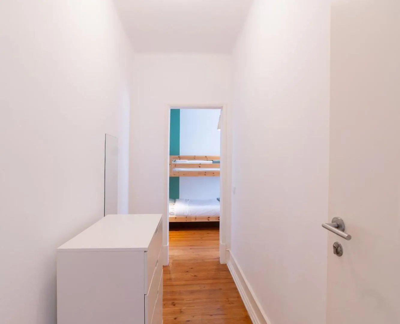 Desterro 2 - Historical Four-Bedroom Apartment Лиссабон