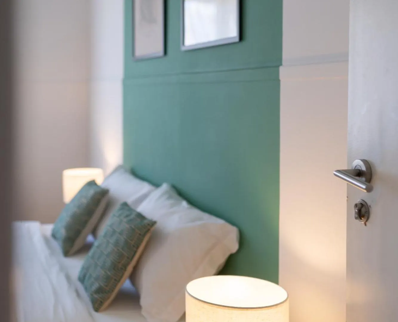Desterro 2 - Historical Four-Bedroom Apartment Лиссабон