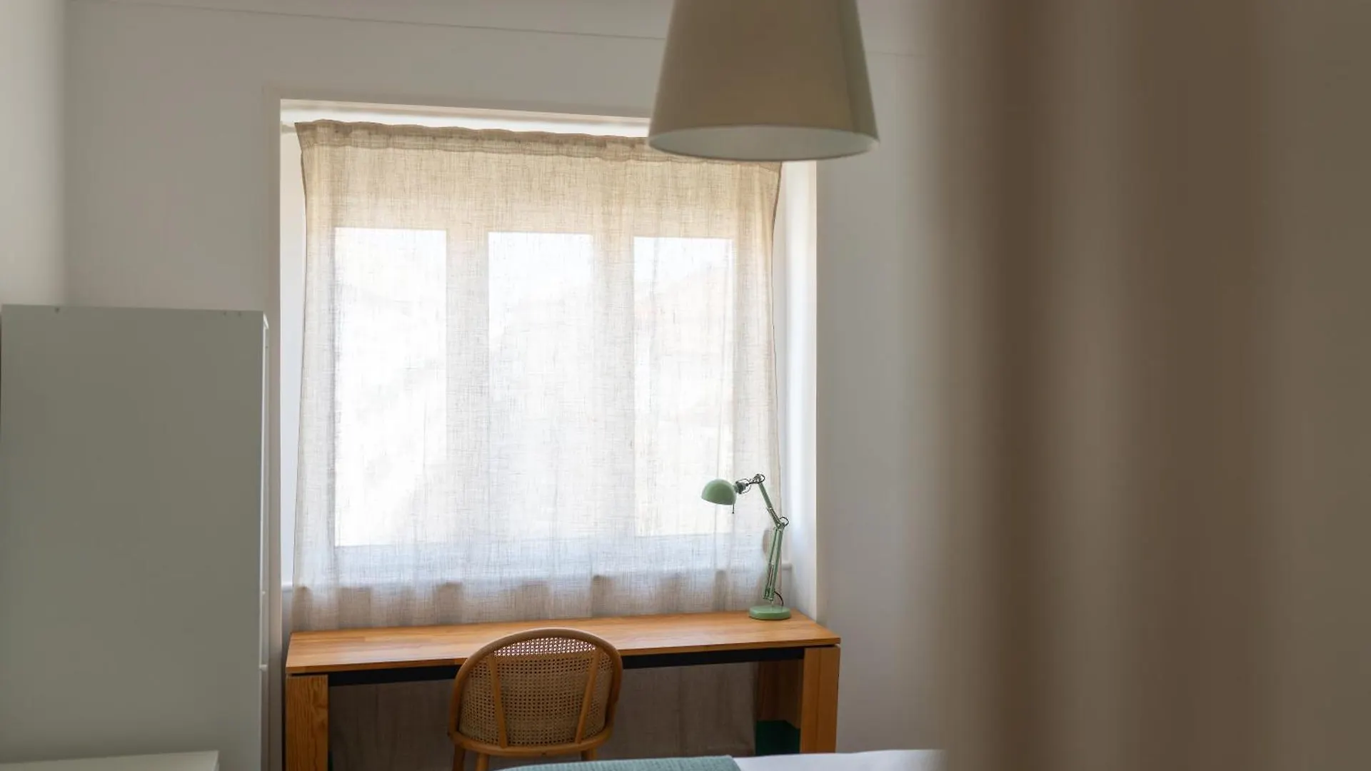 Desterro 2 - Historical Four-Bedroom Apartment Лиссабон Португалия