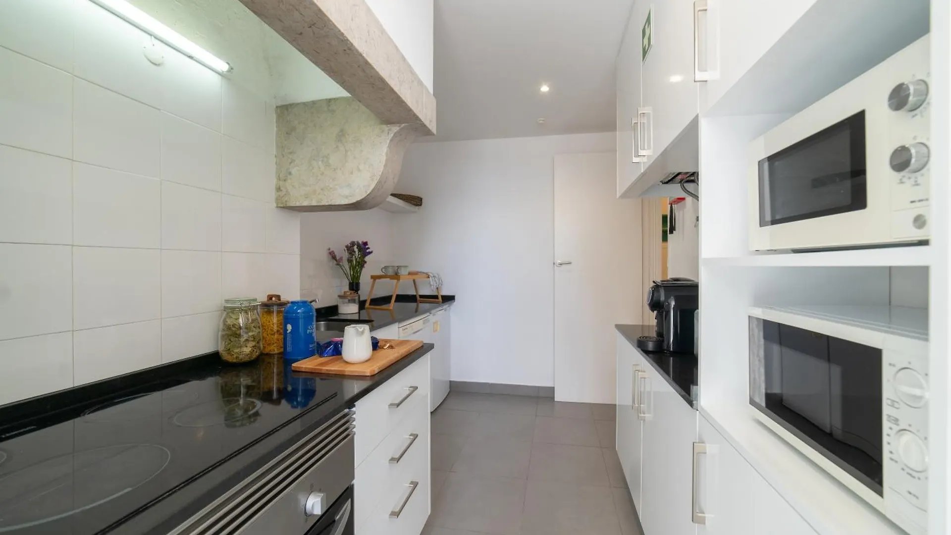 Desterro 2 - Historical Four-Bedroom Apartment Lisboa Portugal