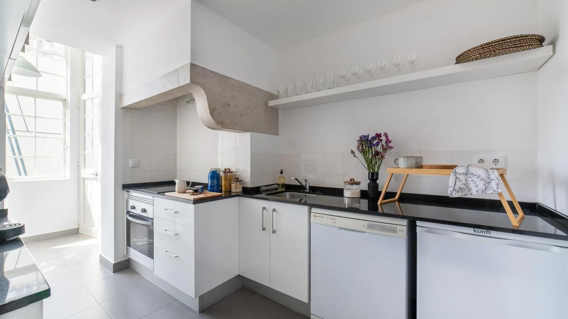 Desterro 2 - Historical Four-Bedroom Apartment Lisboa